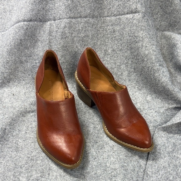 Cynthia Rowley Shoes - Cynthia Rowley red  Brown Eddie Leather slide on heel boot Shoes size 6